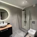 Jannseni Summer House With Ac And Free Private Parking Apartamento