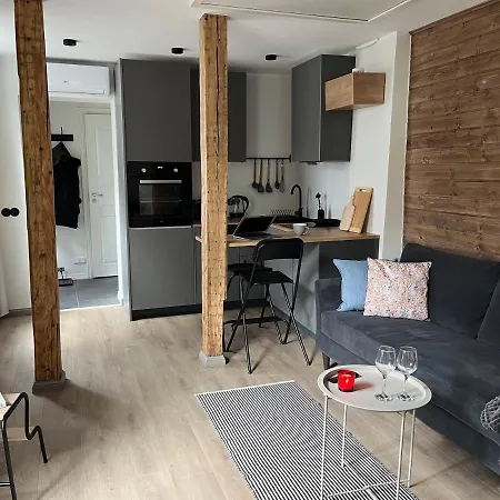 Jannseni Summer House With Ac And Free Private Parking Appartement Pärnu
