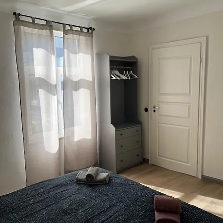 Jannseni Summer House With Ac And Free Private Parking Daire Pärnu