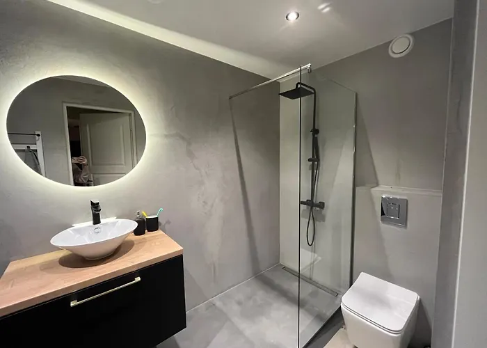 Jannseni Summer House With Ac And Free Private Parking Appartamento